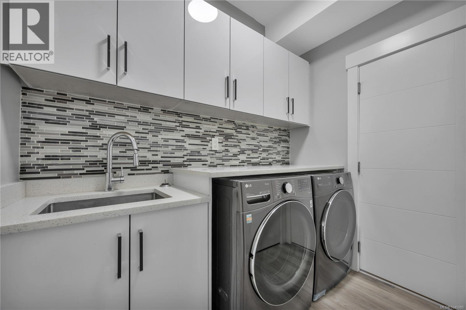 267 Golden Oaks Cres - 11