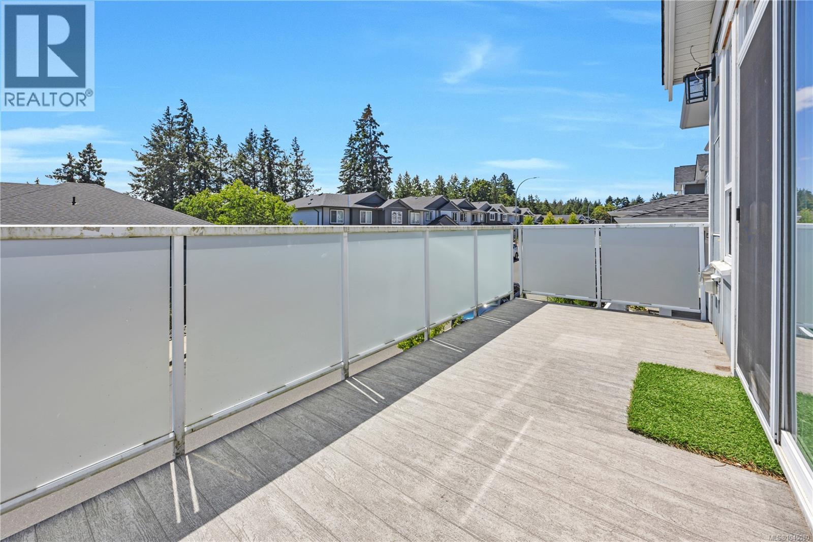 267 Golden Oaks Cres - Image 13