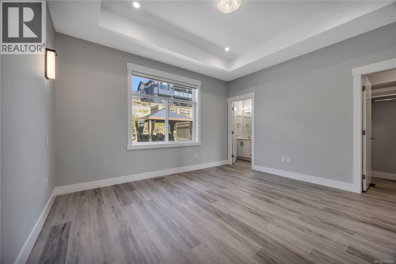 267 Golden Oaks Cres - 19