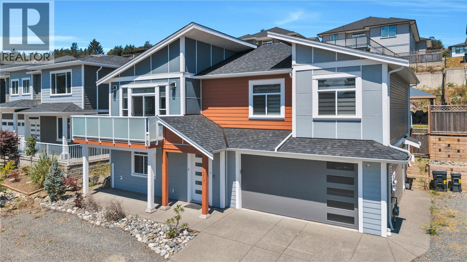 267 Golden Oaks Cres - 2