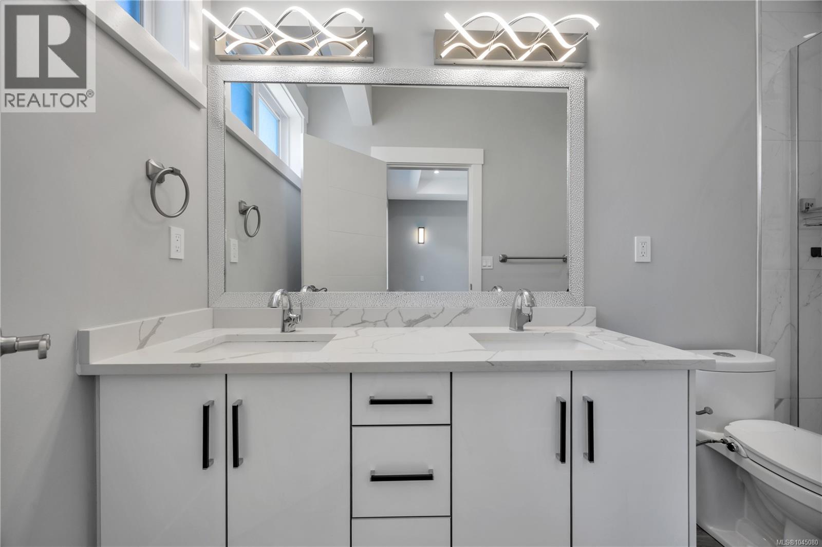 267 Golden Oaks Cres - 21