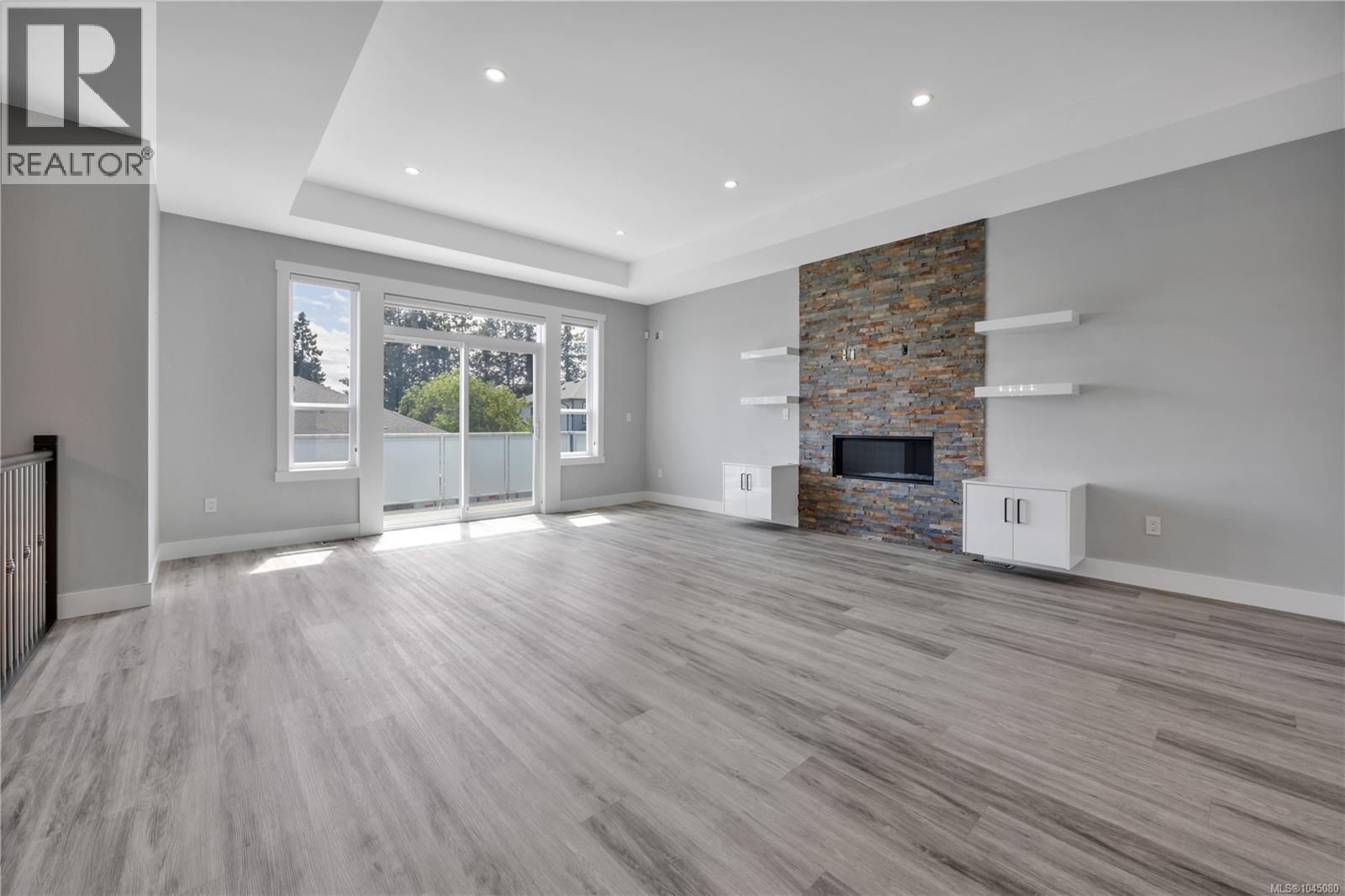 267 Golden Oaks Cres - 28