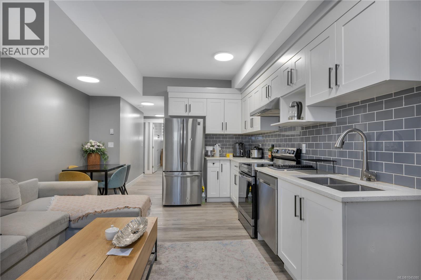 267 Golden Oaks Cres - 3