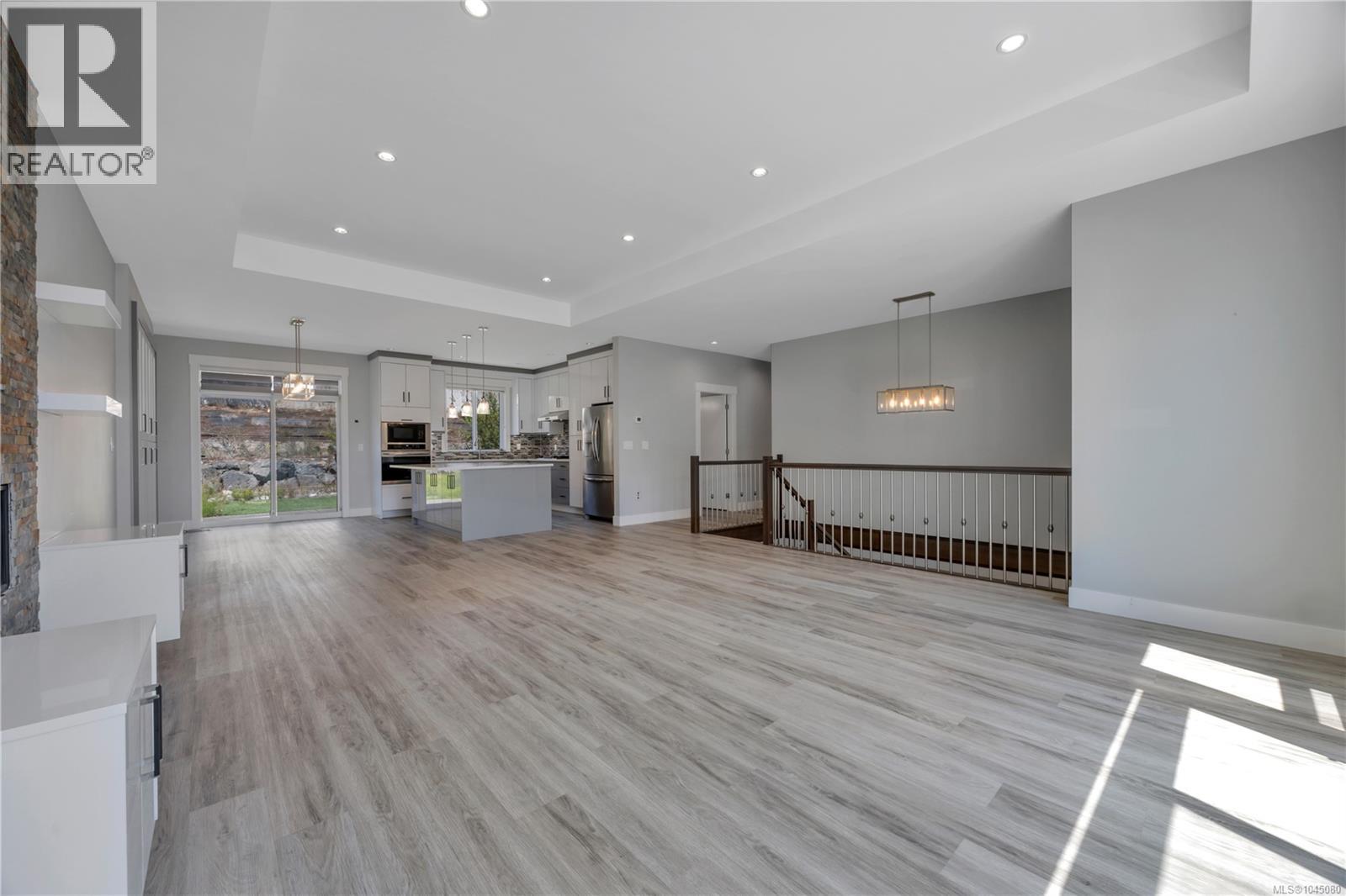 267 Golden Oaks Cres - 31