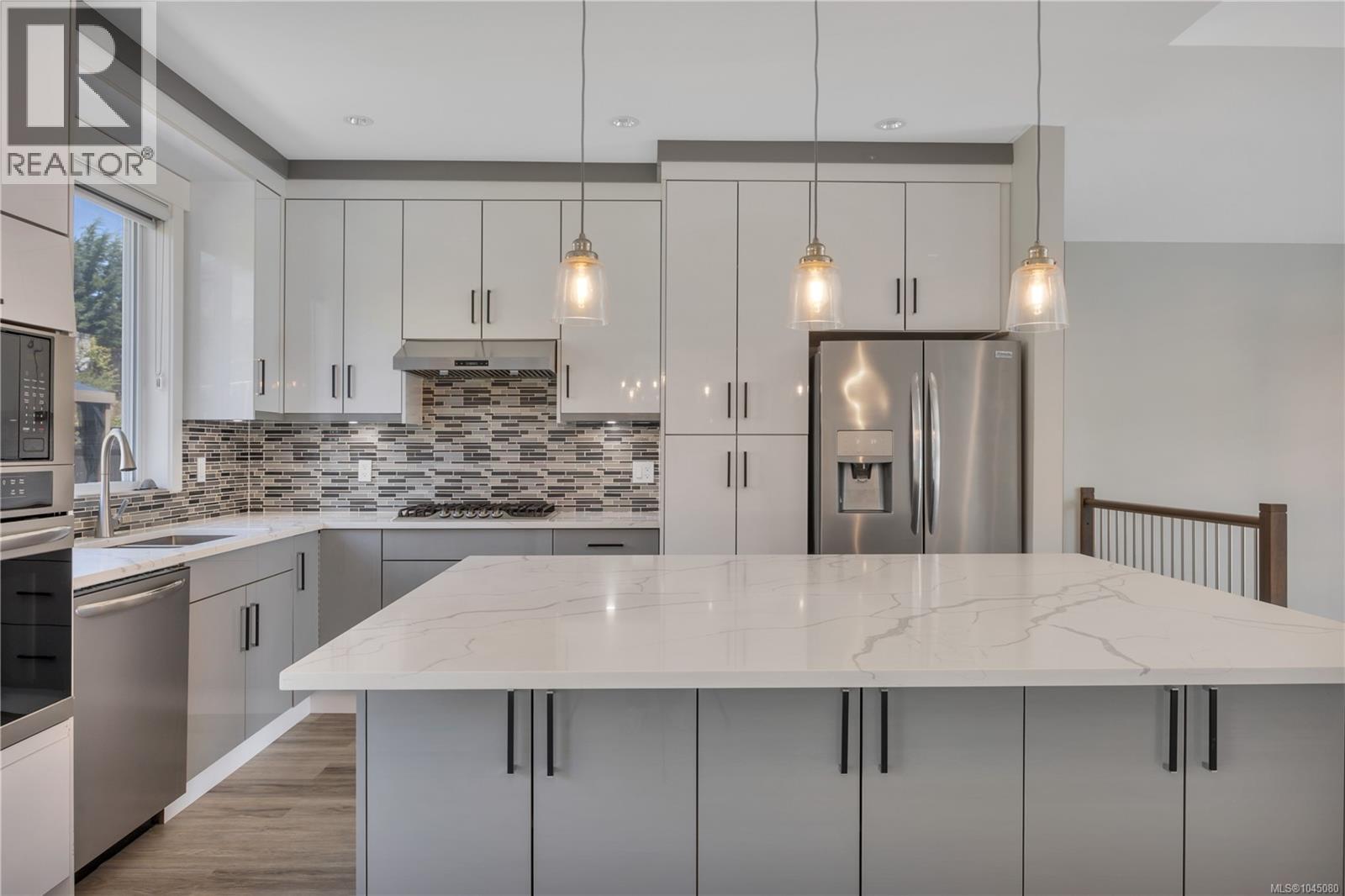 267 Golden Oaks Cres - 37