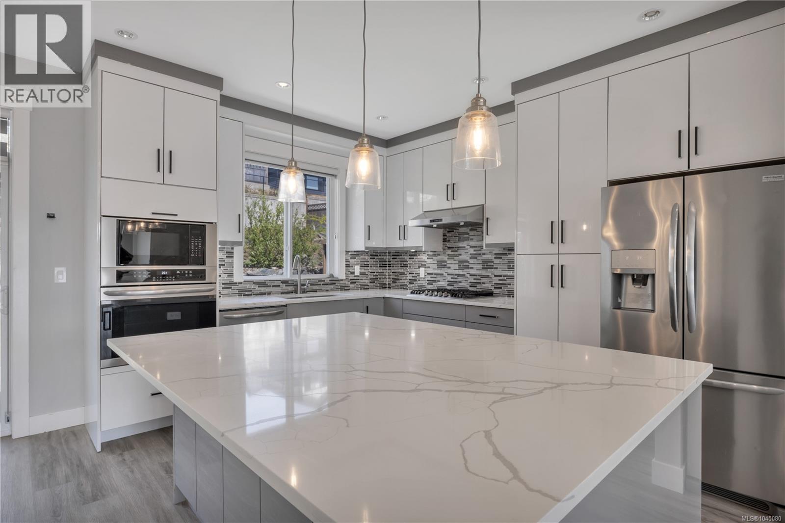 267 Golden Oaks Cres - 38