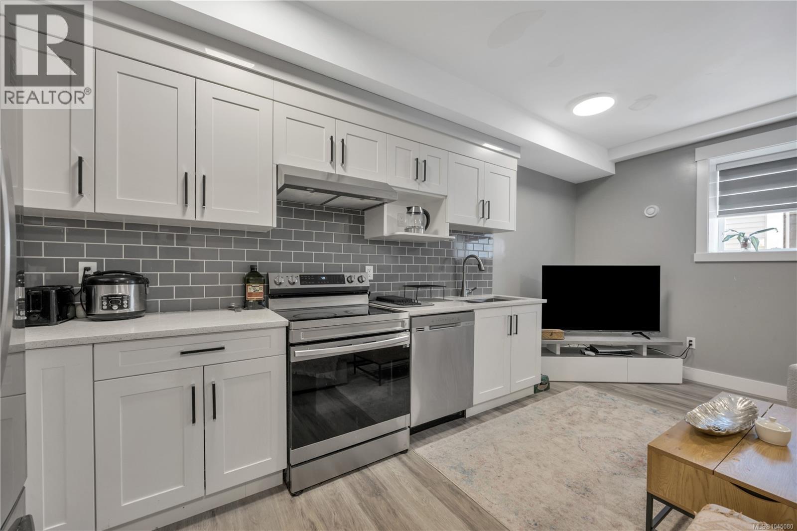 267 Golden Oaks Cres - 4