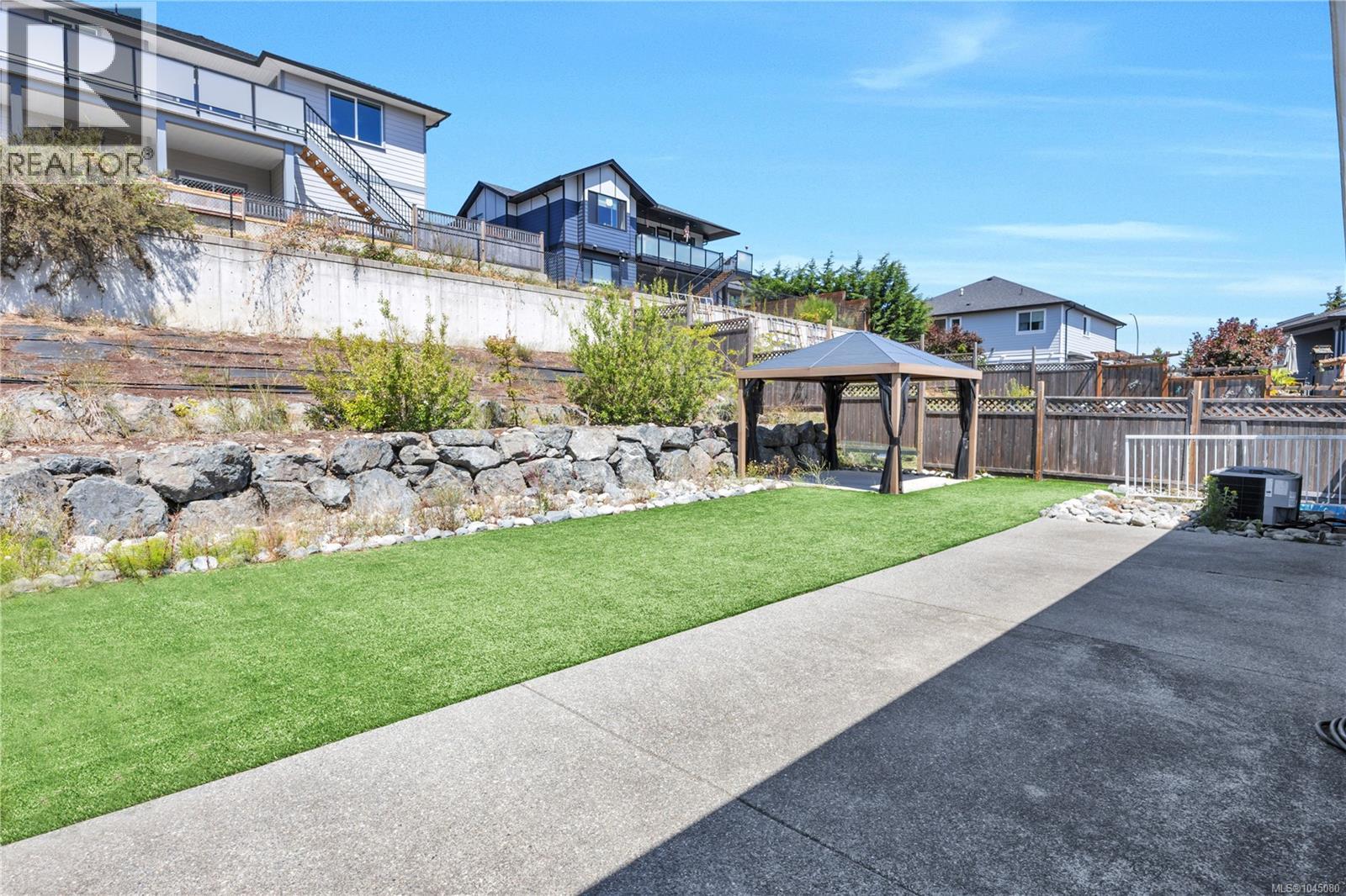 267 Golden Oaks Cres - Image 43