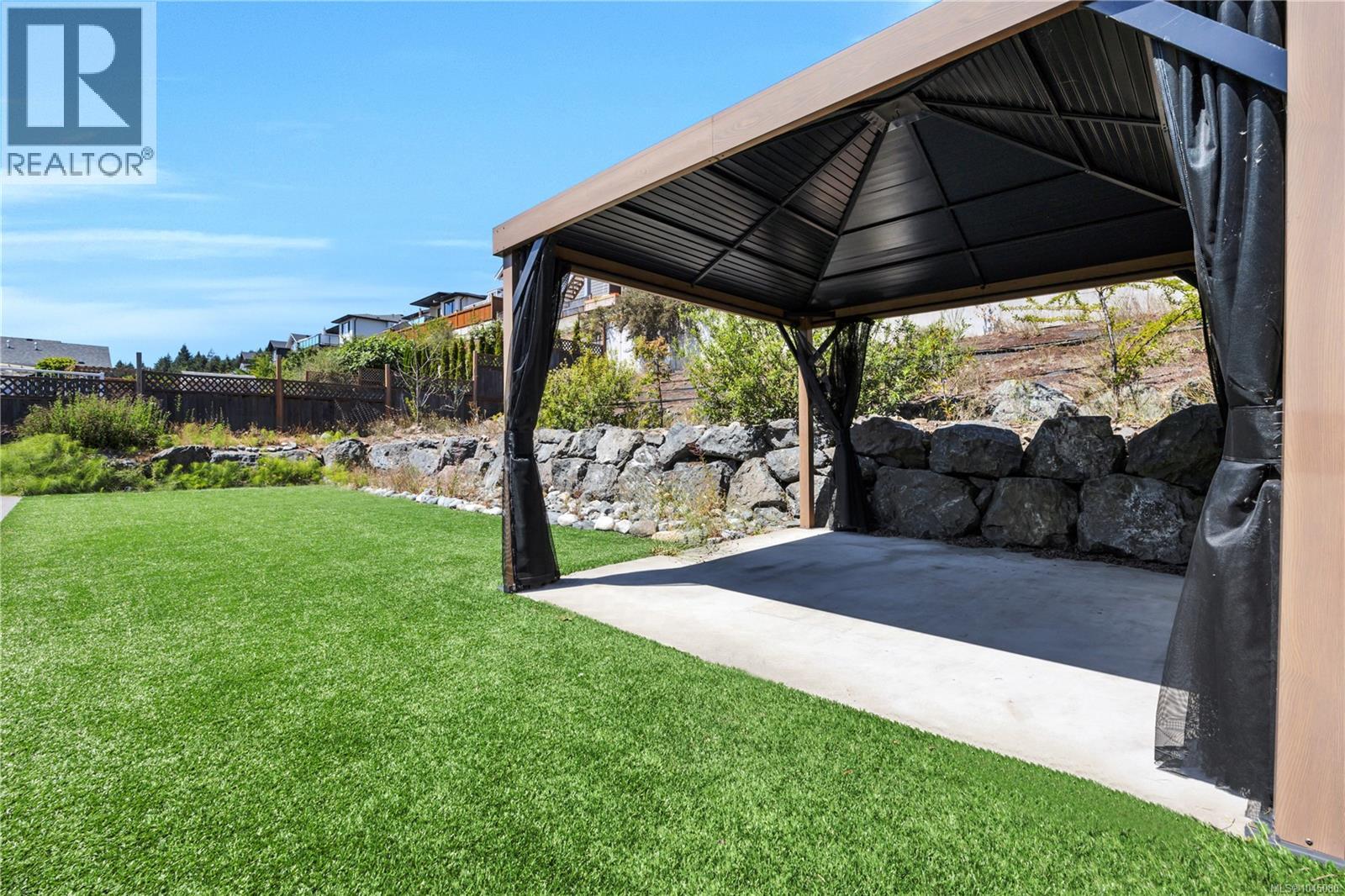 267 Golden Oaks Cres - 45