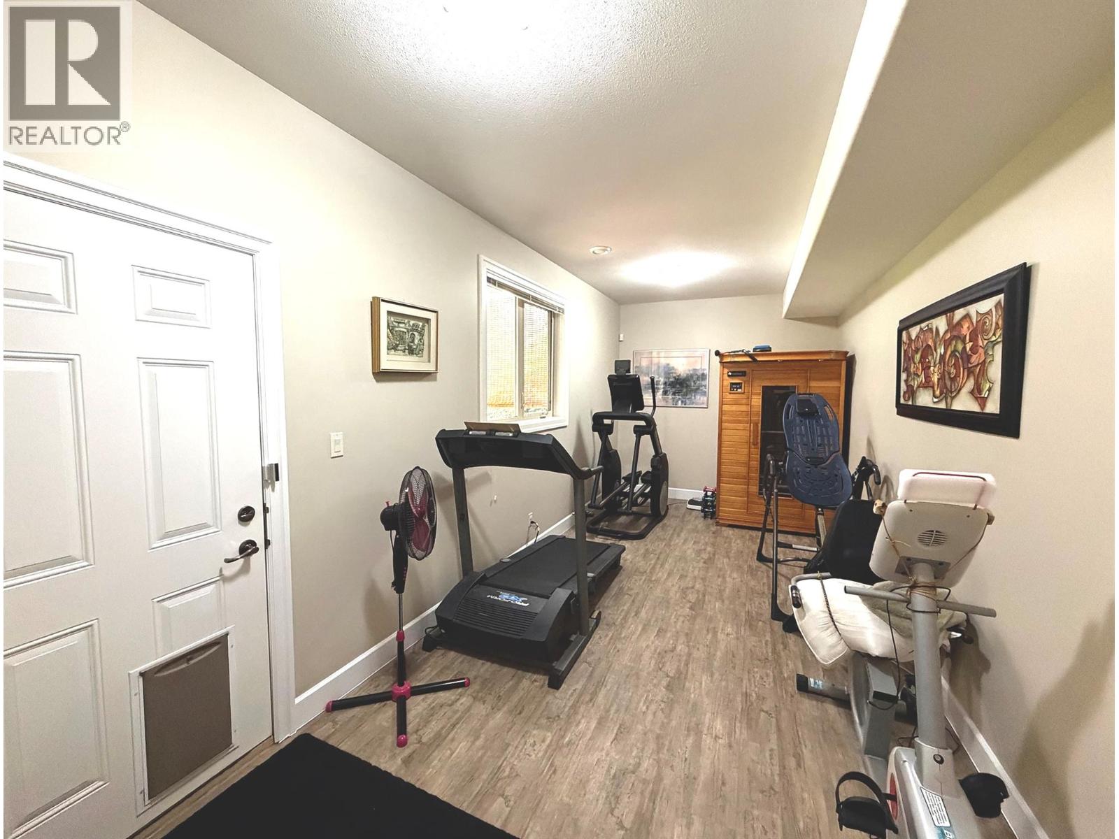 2530 Valley Place - Image 48