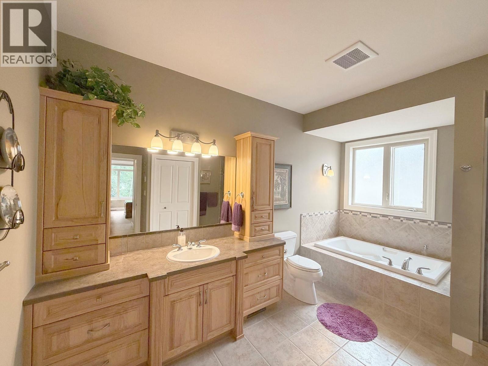 2530 Valley Place - Image 26