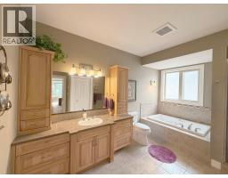2530 Valley Place, Blind Bay, BC V0E1H2 Photo 26