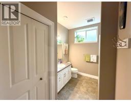 2530 Valley Place, Blind Bay, BC V0E1H2 Photo 43