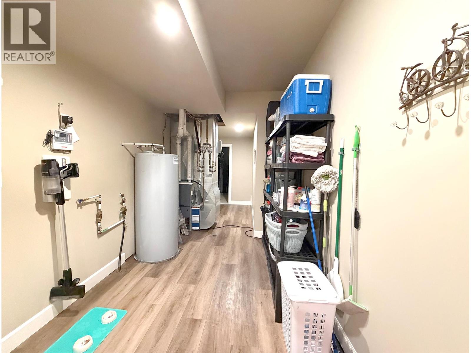 2530 Valley Place - Image 49