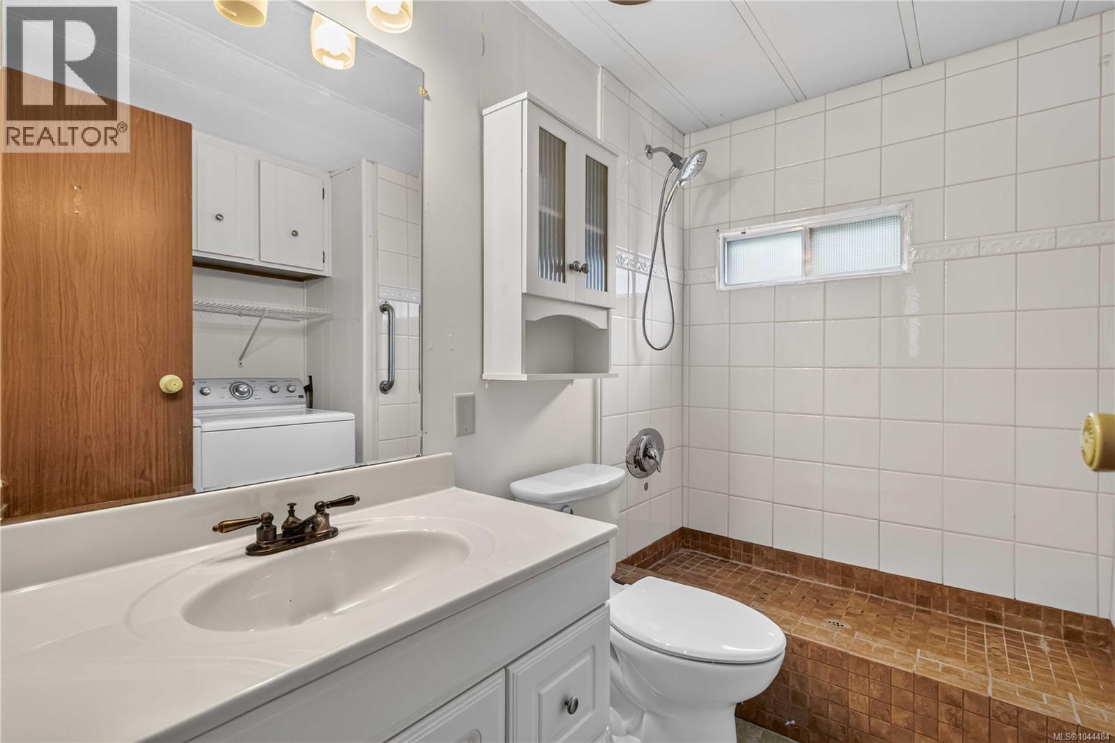 #16 2607 Selwyn Rd - 17