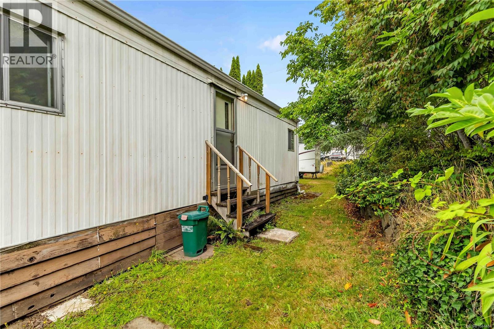 #16 2607 Selwyn Rd - 27