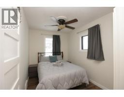 Primary Bedroom - 960 Nicola Street, Kamloops, BC V2C2R9 Photo 8