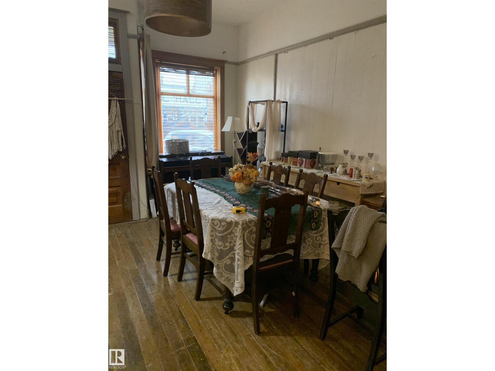 5023 50 Street - 6