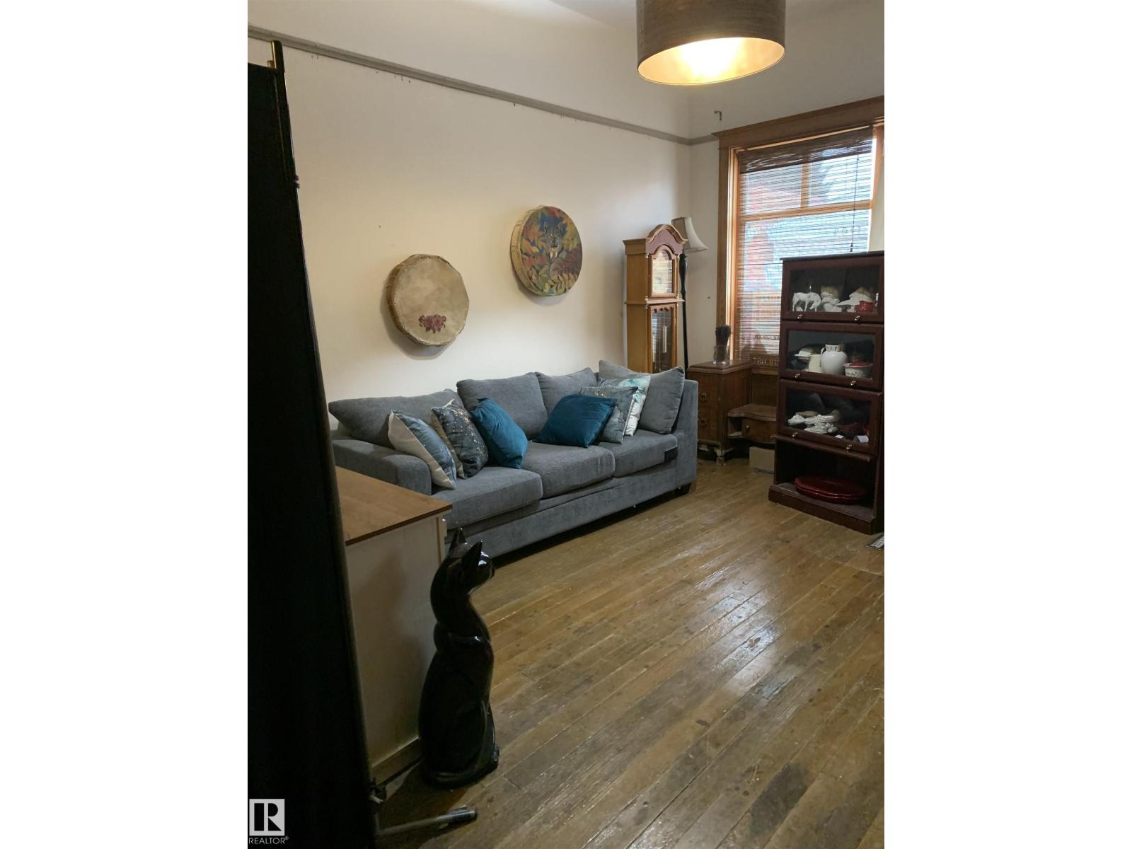5023 50 Street - 5