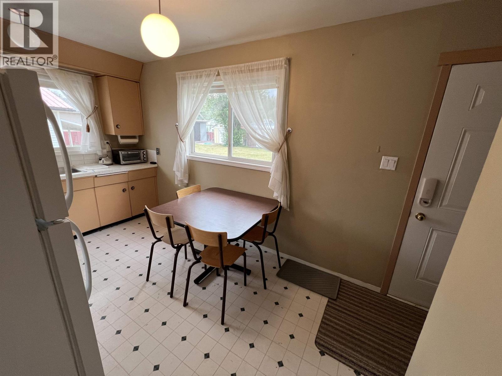 5527 48 STREET - Image 13