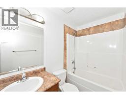 4, 6802 50 Avenue, Camrose, AB T4V5C7 Photo 21