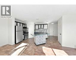 4pc Bathroom - 4, 6802 50 Avenue, Camrose, AB T4V5C7 Photo 8