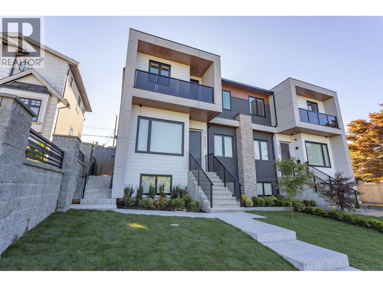 2 5459 FORGLEN DRIVE