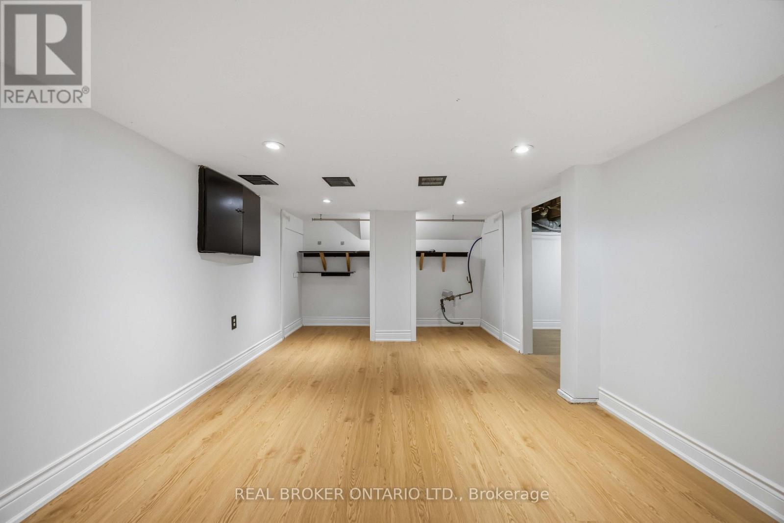 3032 HANCOCK ROAD - 30