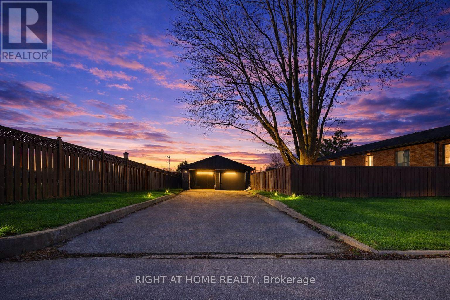 70 BUNNELL CRESCENT - 14