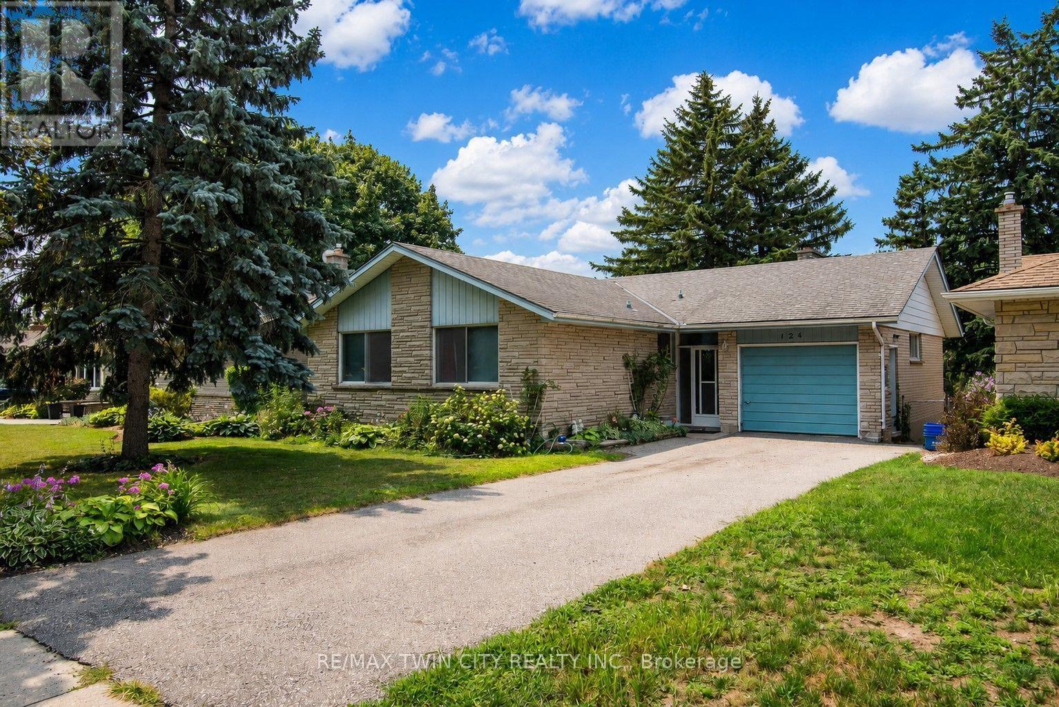 124 CARWOOD AVENUE — photo 2
