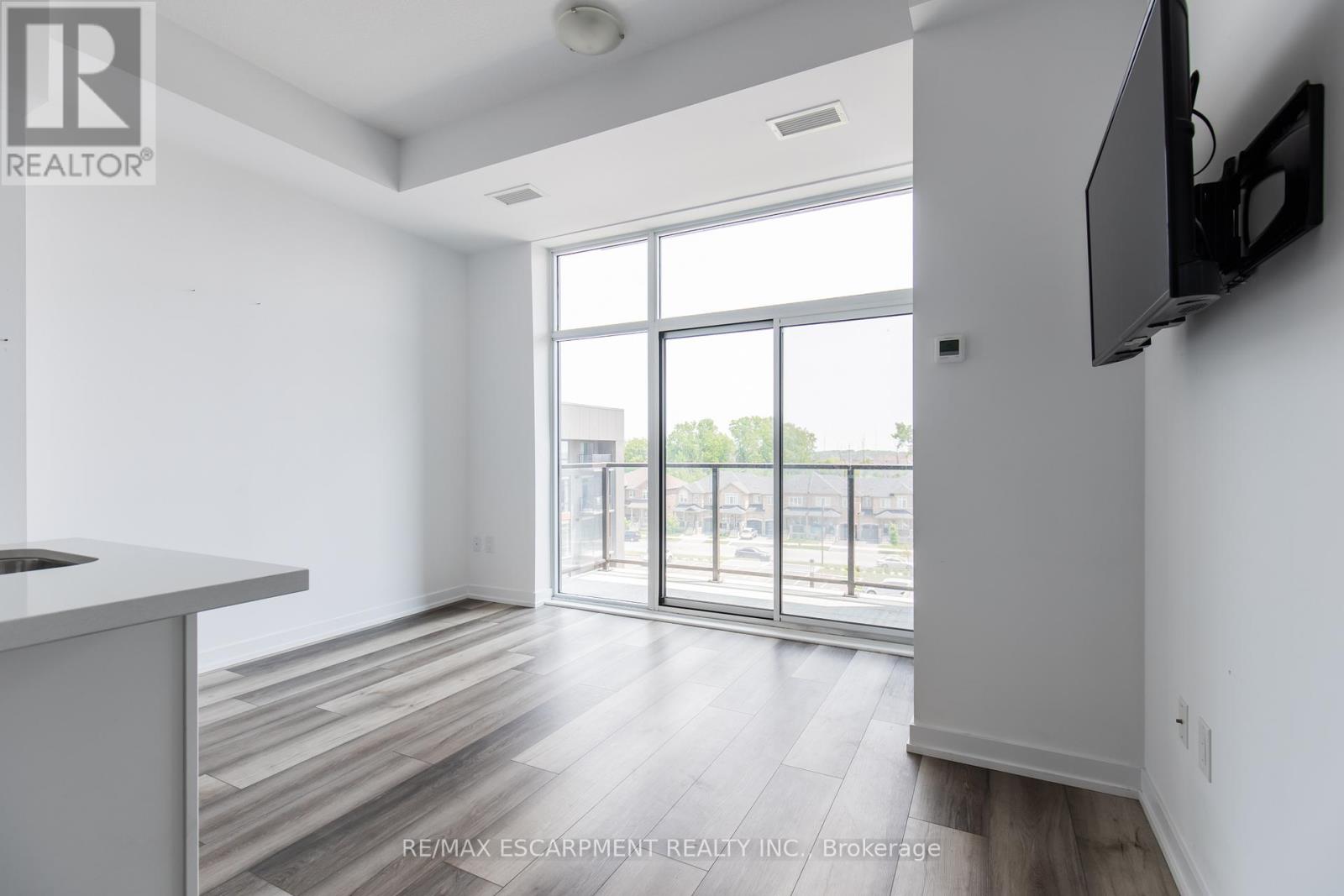 #416 450 DUNDAS STREET E - 20