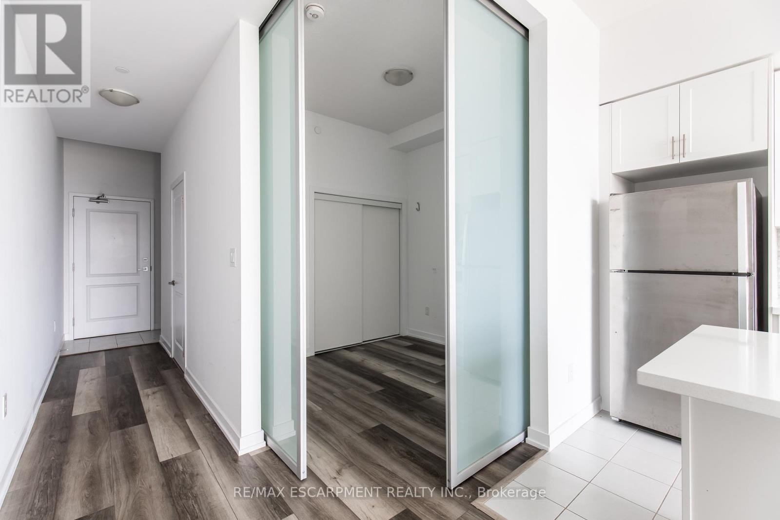 #416 450 DUNDAS STREET E - 4