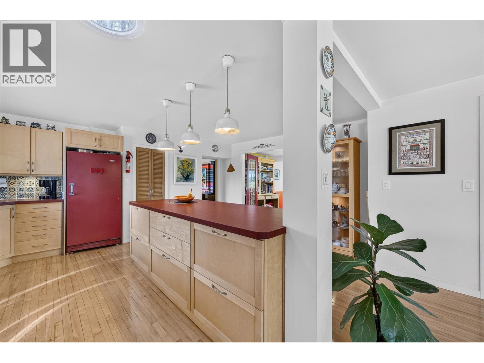 4360 30 Street NE - Image 15