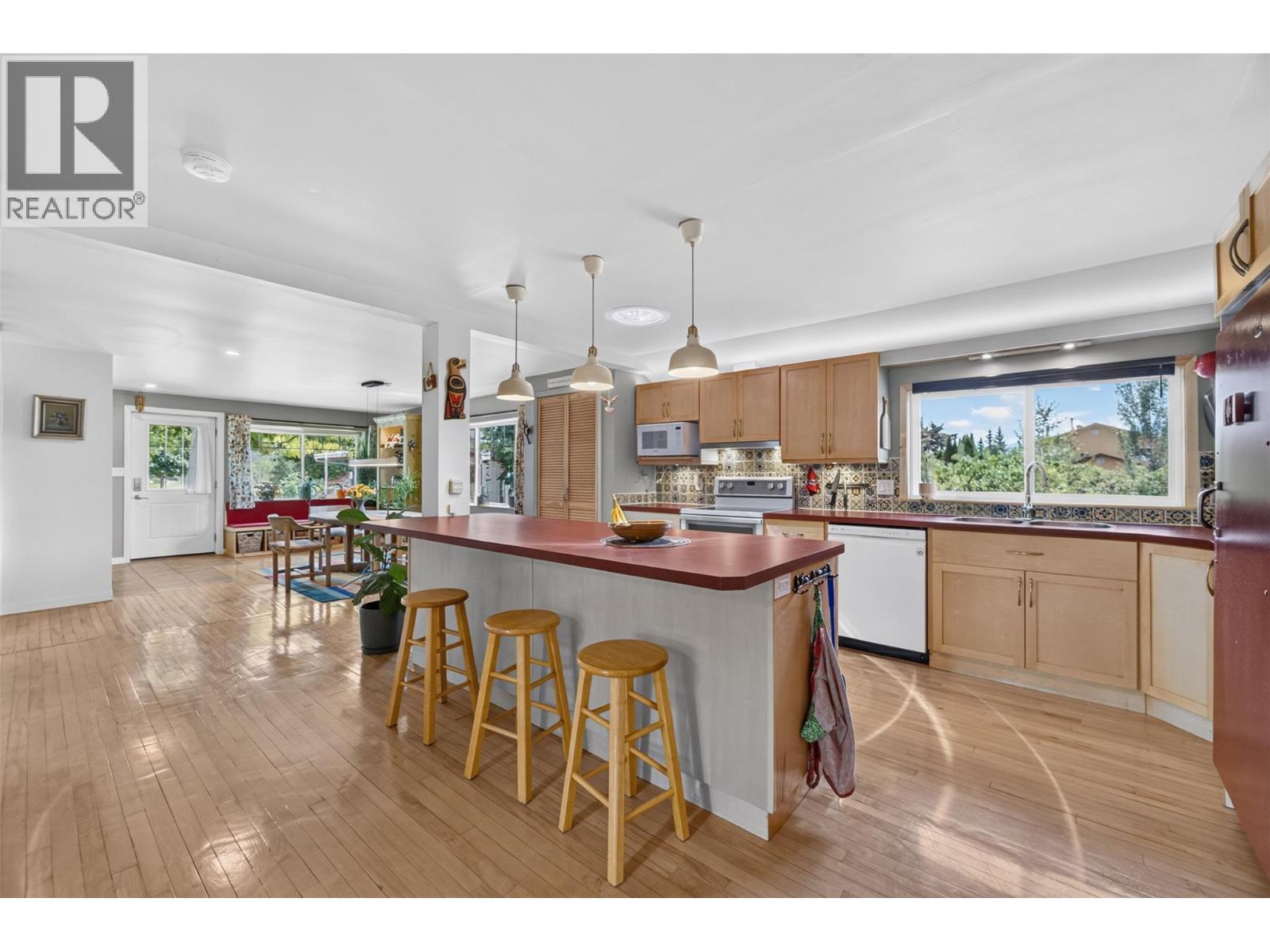 4360 30 Street NE - 16