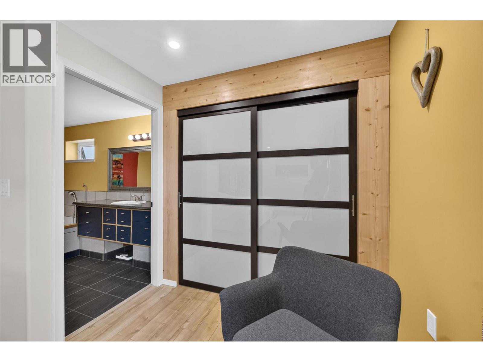 4360 30 Street NE - Image 30