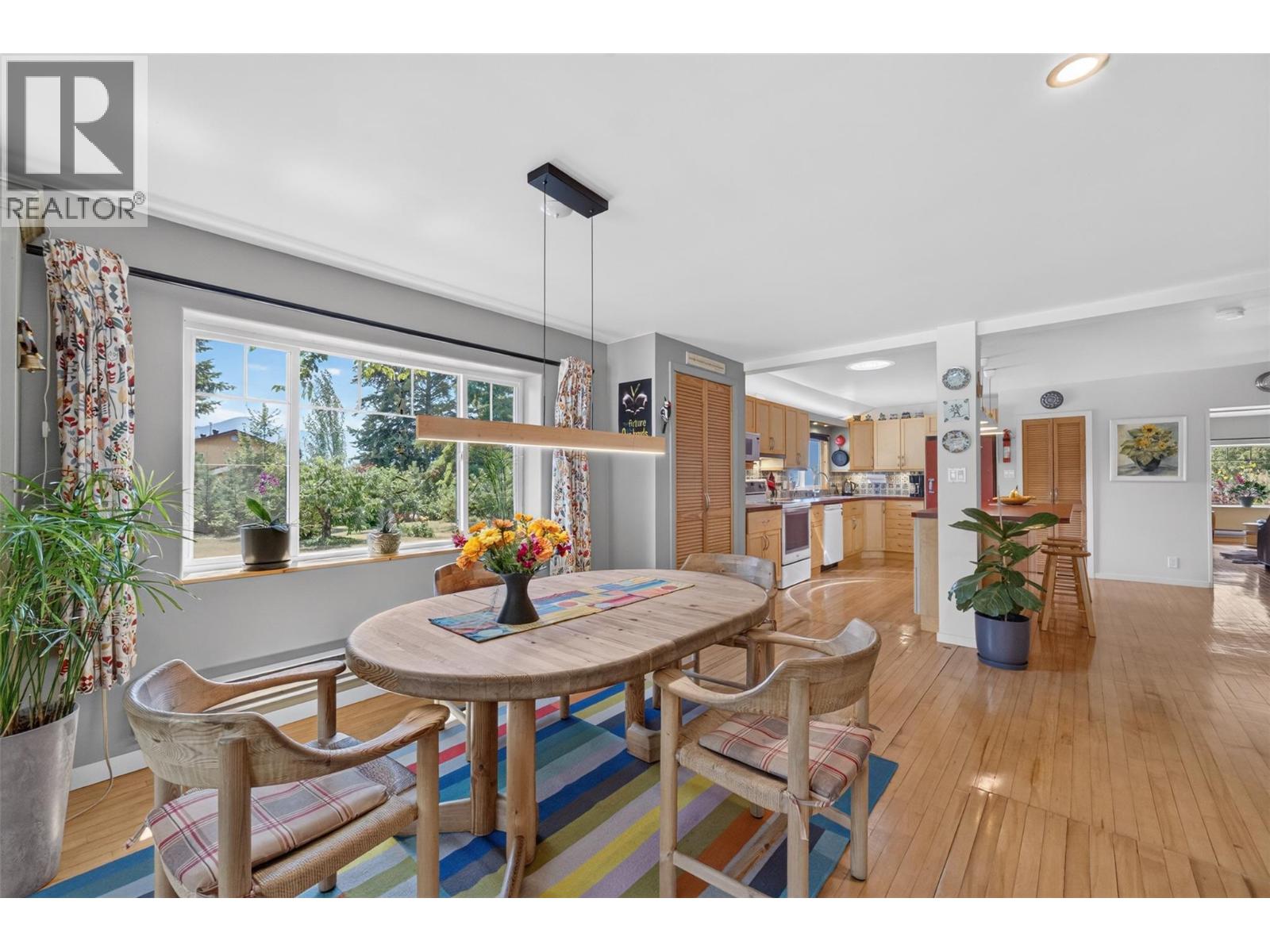 4360 30 Street NE - 11