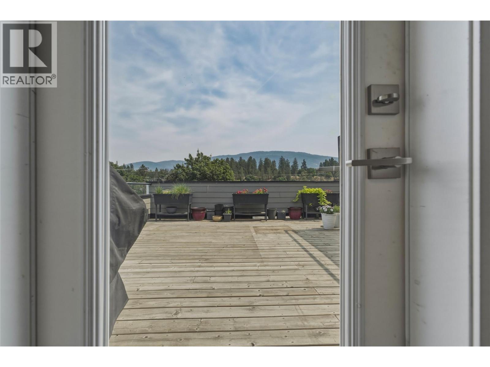 #2 1804 46 Avenue - 29