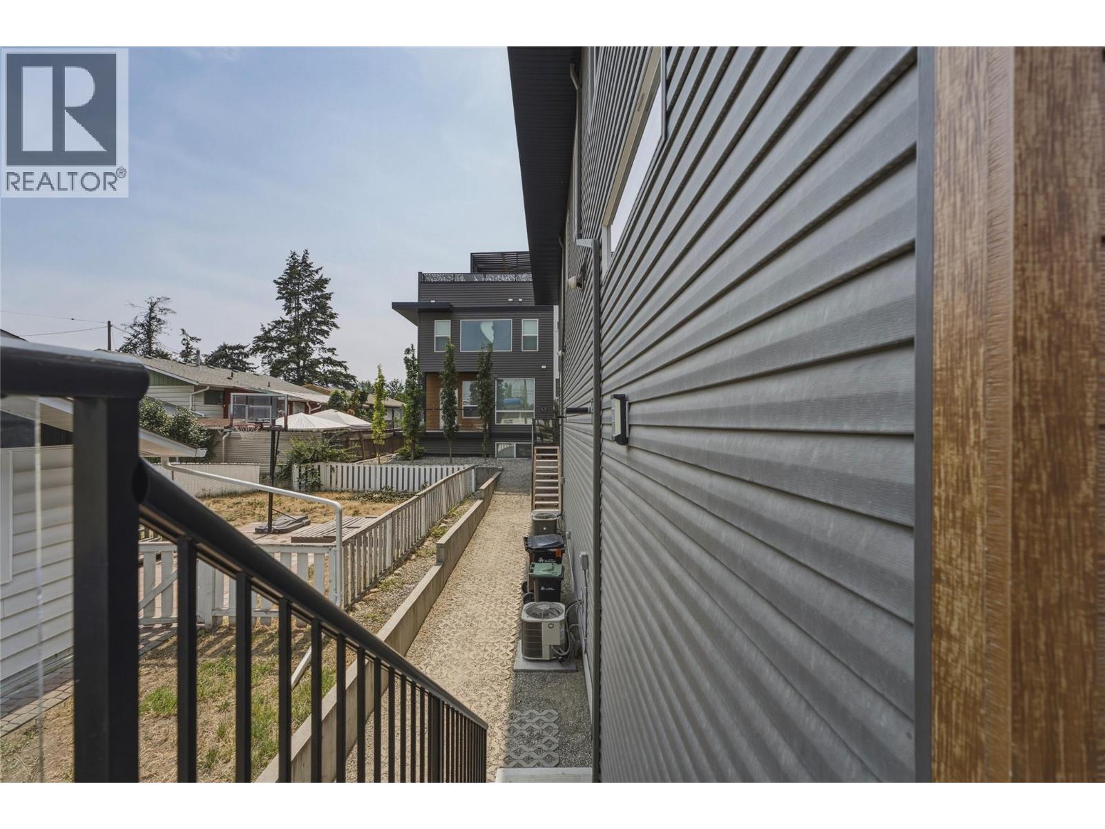 #2 1804 46 Avenue - 43