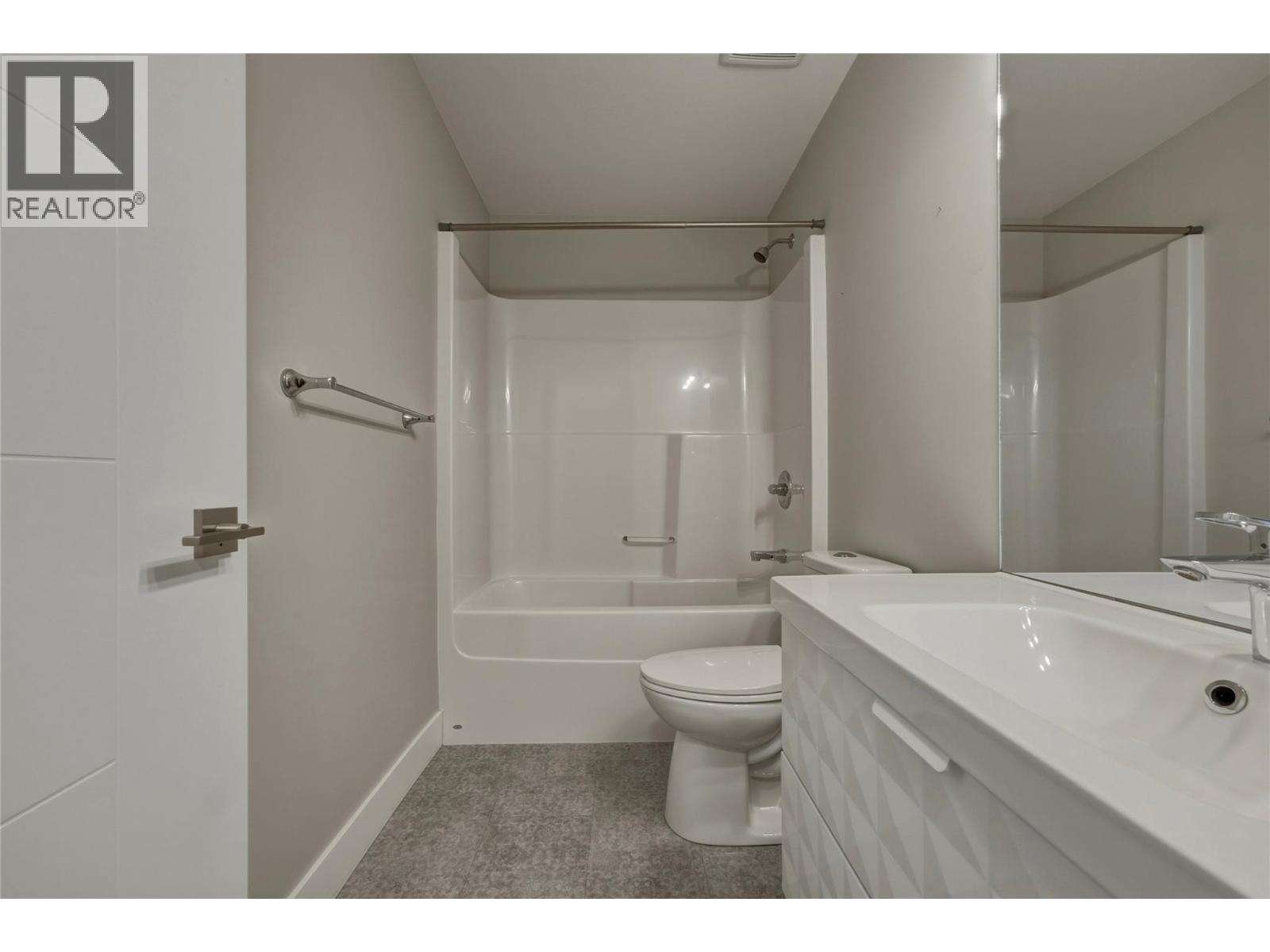 #2 1804 46 Avenue - 24