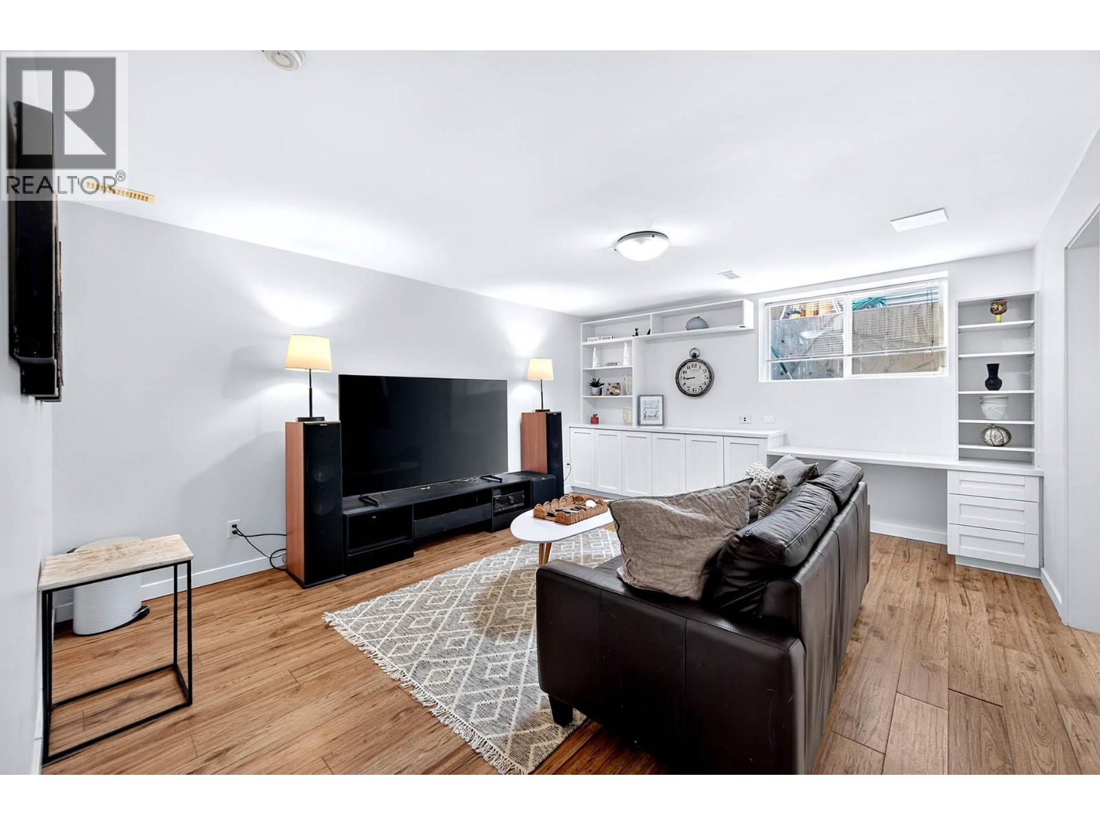 787 BRAMBLE Court - Image 33