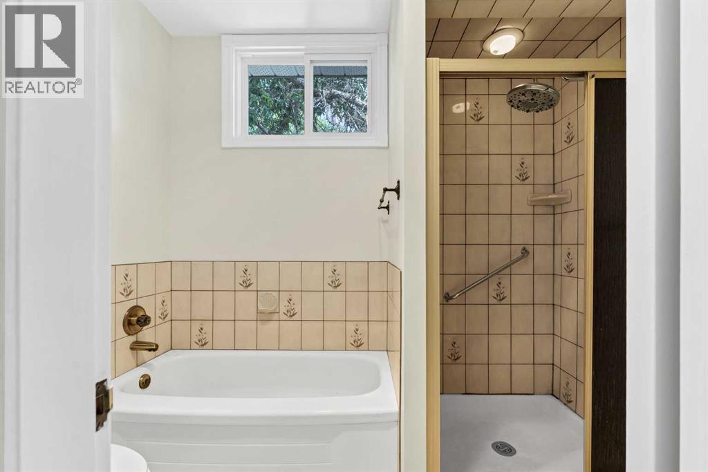 303 10 Street SW - 33
