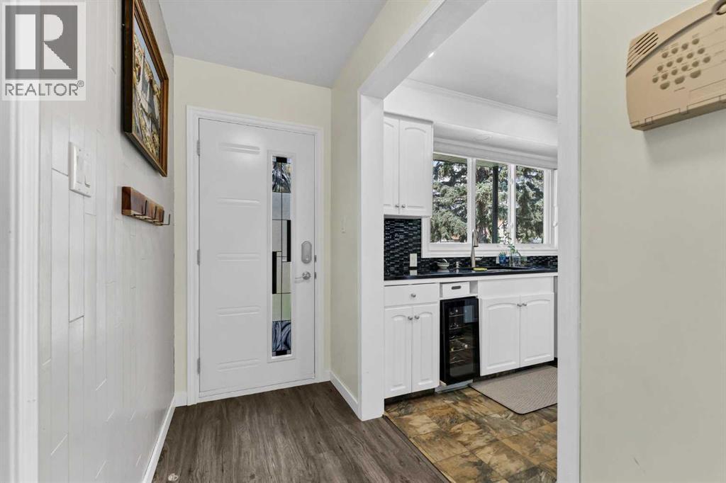 303 10 Street SW - Image 5