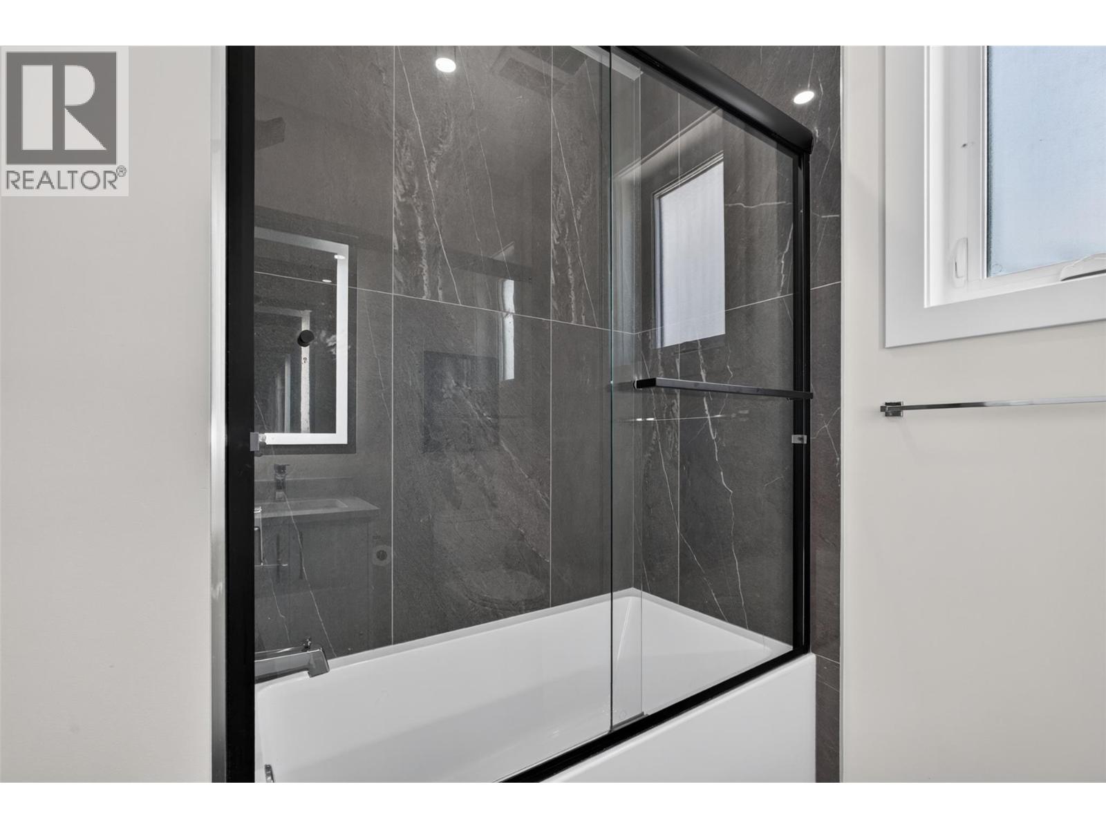 707 Raymer Road - 35