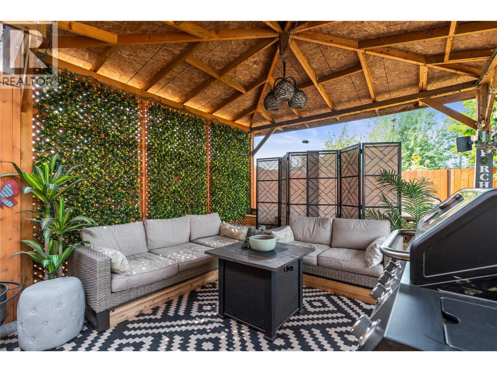 4400 15 Avenue - 9