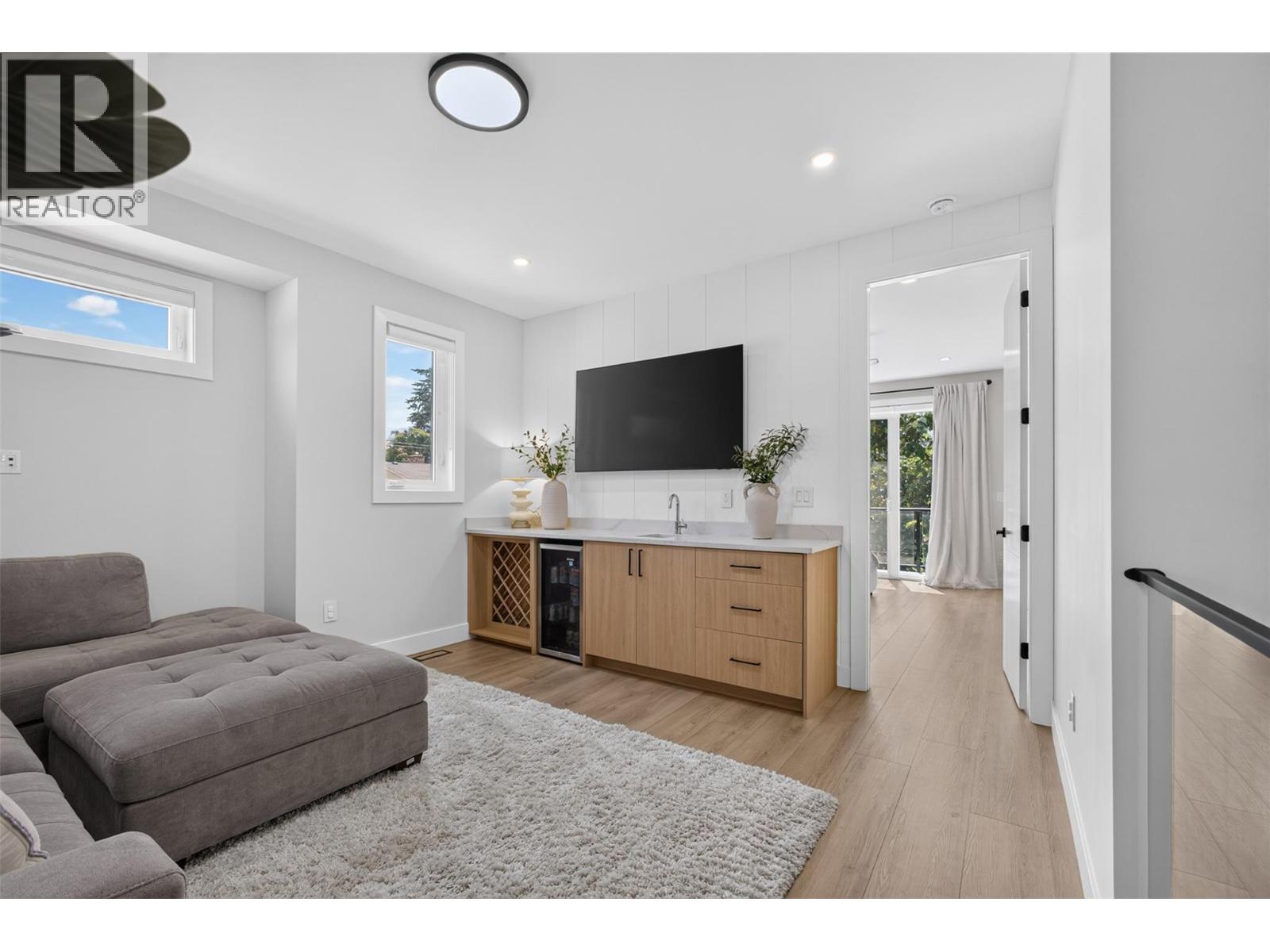 707 Raymer Road - 25