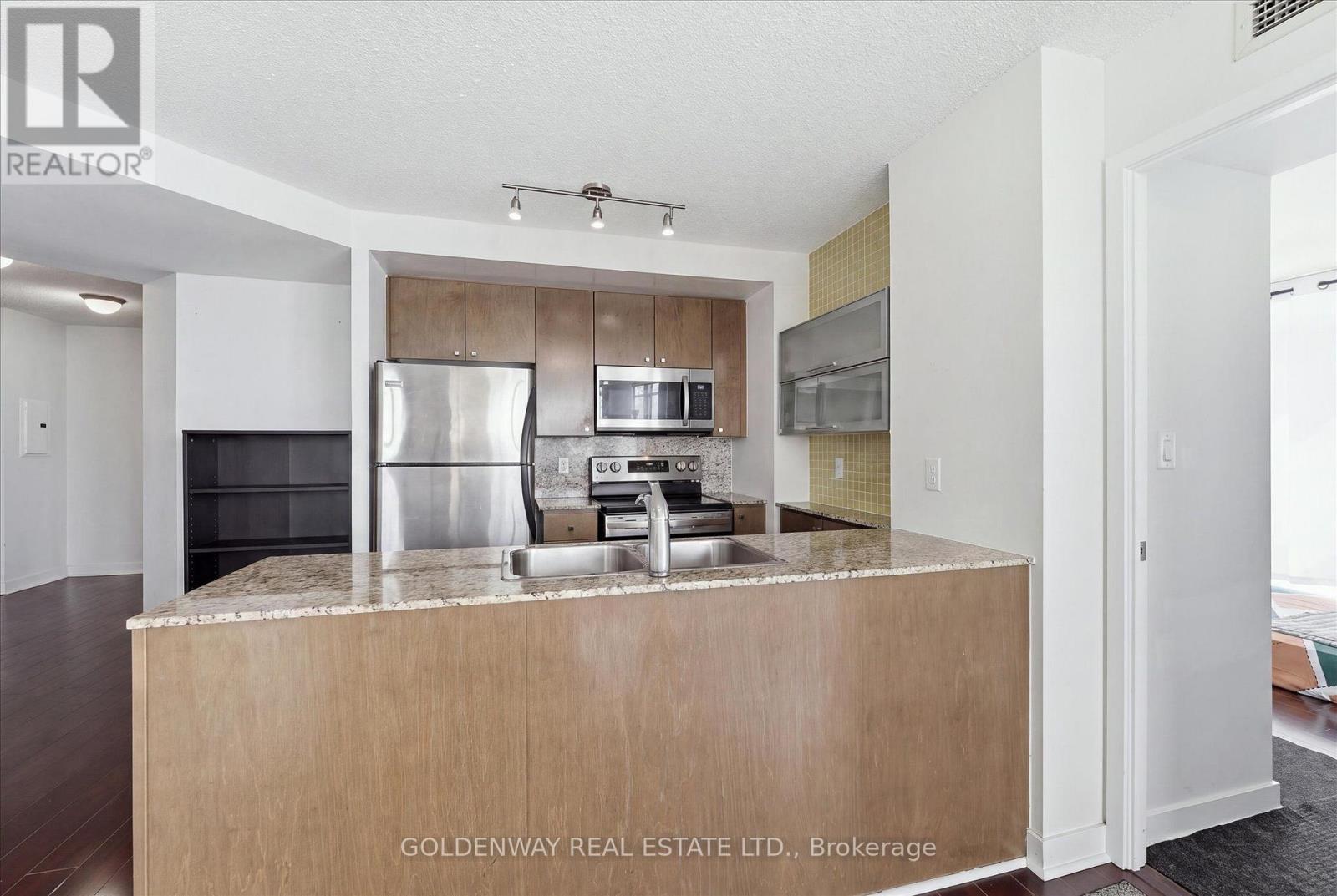 #5015 11 BRUNEL COURT - Image 3