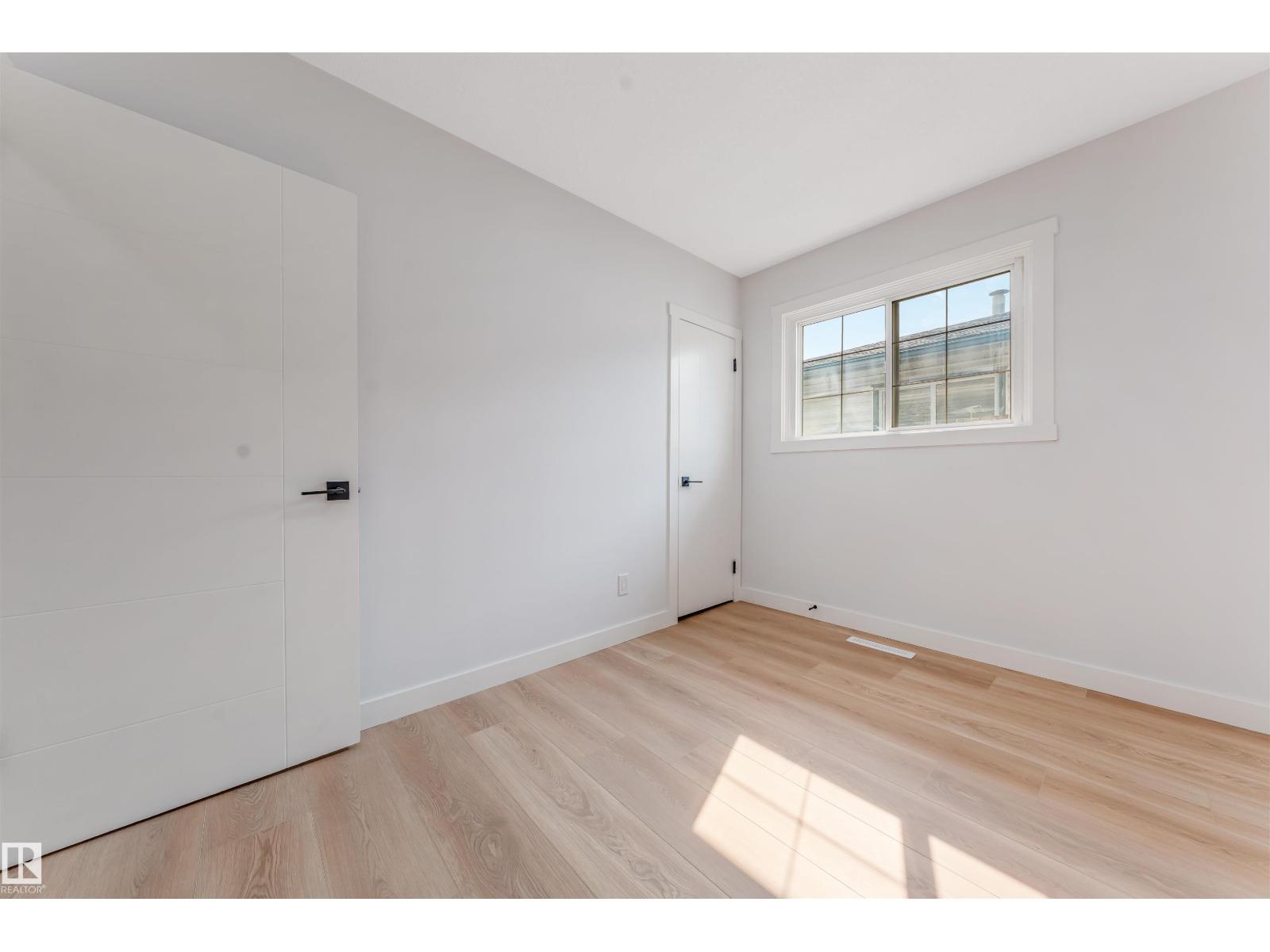 12023 137 AV NW - 17