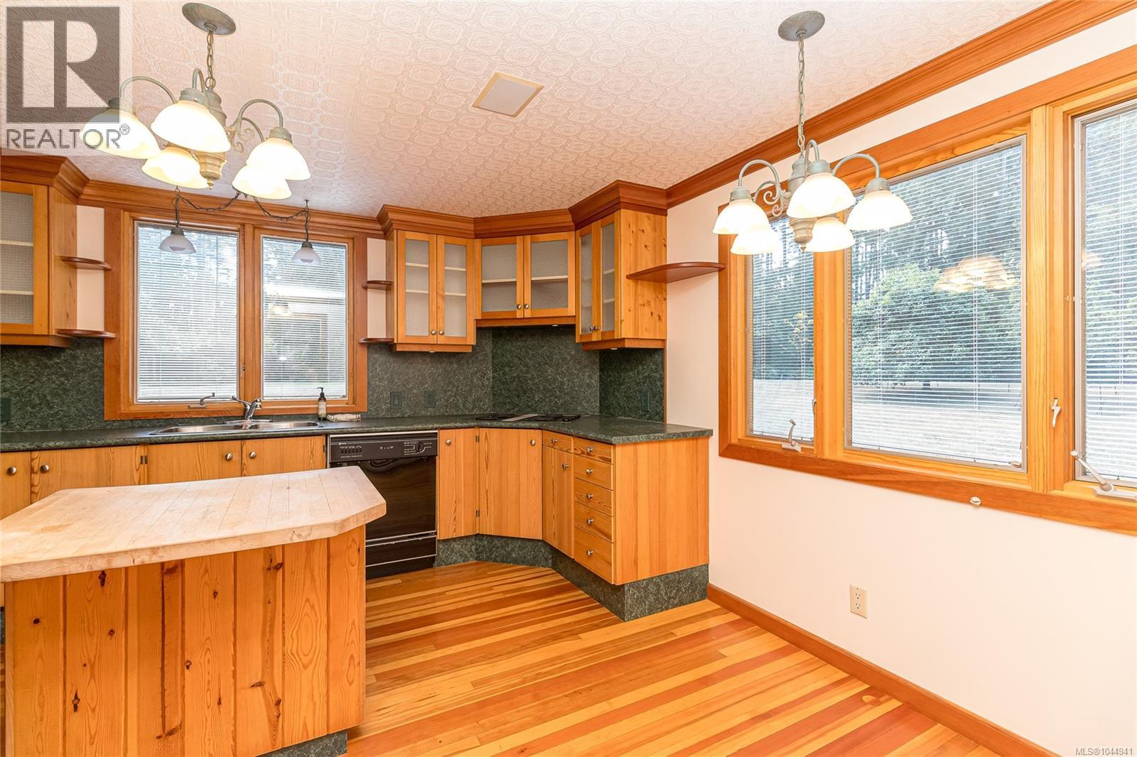 649 Woodcreek Dr - 16
