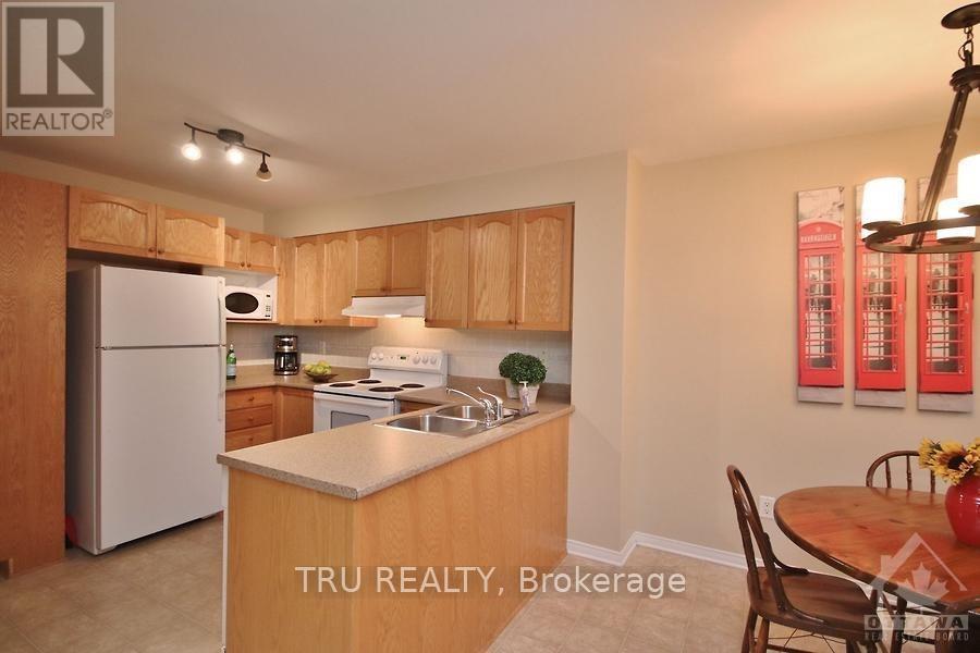 835 LONGFIELDS DRIVE - 3