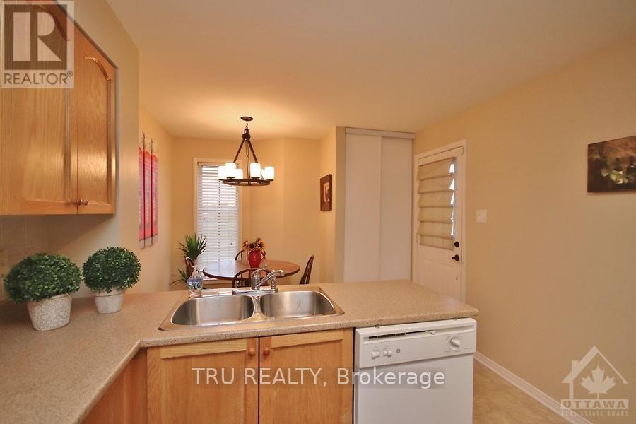 835 LONGFIELDS DRIVE - 4